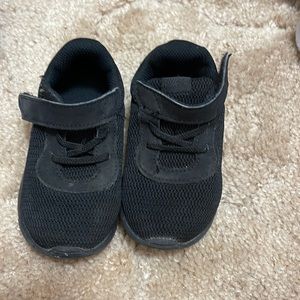 ALL BLACK TODDLER SHOES (USED)